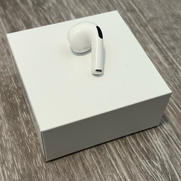 Left Apple Airpod Replacement - Picture 4 of 4